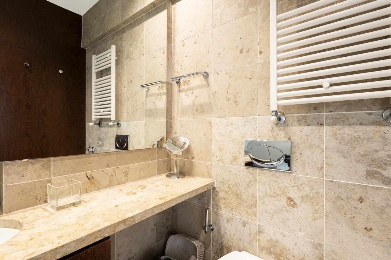 Italian Design Apartment In Principe Real Lisbon Exterior photo